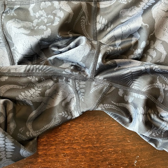 EUC CVG Capris- T- Flex - Picture 4 of 4